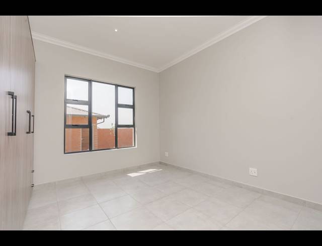 3 BEDROOM SIMPLEX FOR SALE IN SIX FOUNTAINS RESIDENTIAL ESTATE